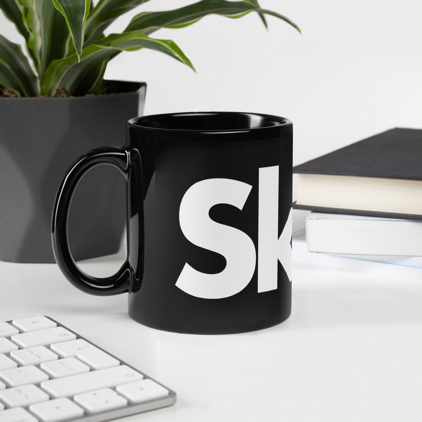 CS0020 - 06002 - Skier Black Glossy Mug