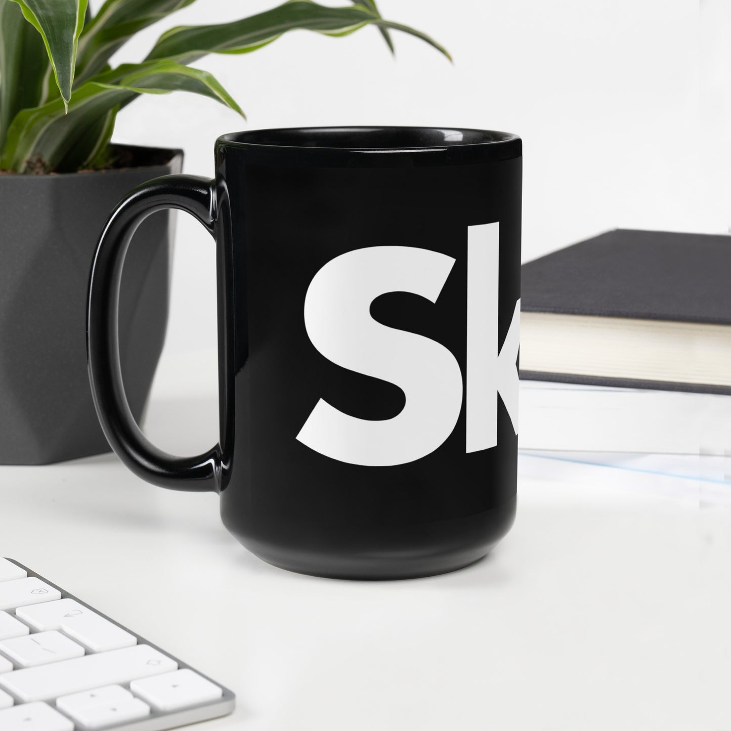 CS0020 - 06002 - Skier Black Glossy Mug