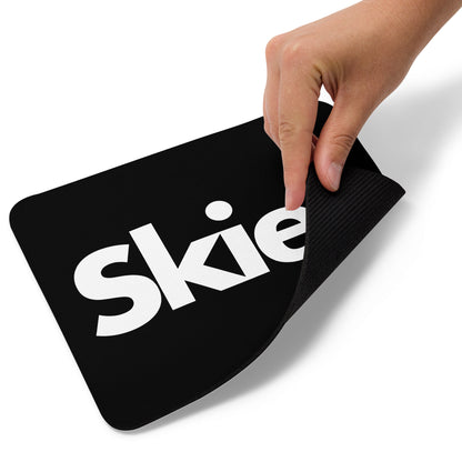 CS0020 - 05007 - Skier Mouse pad