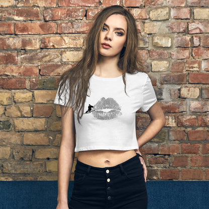 CS0069 - 02010 - KISS/SKI Women’s Crop Tee