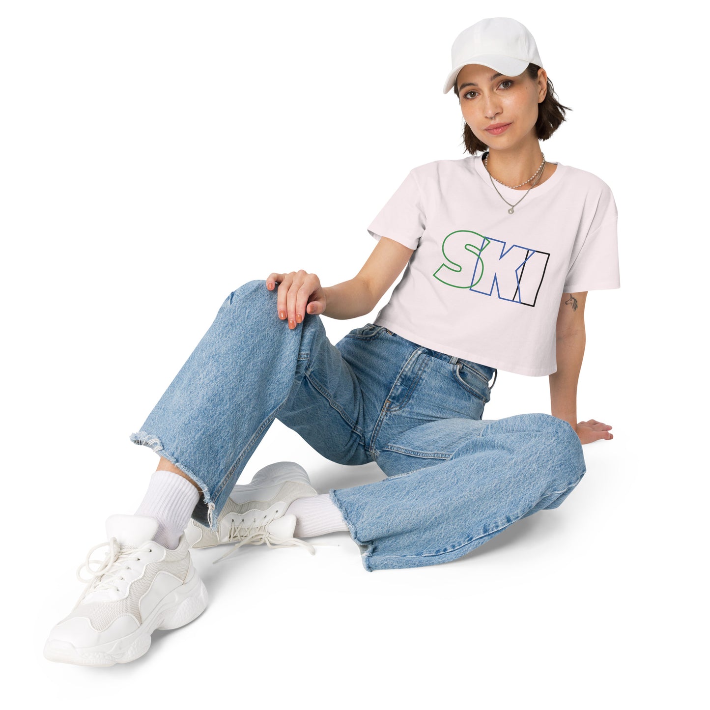 CS0052 - 02010 - SKI Outlined Women’s Crop Tee