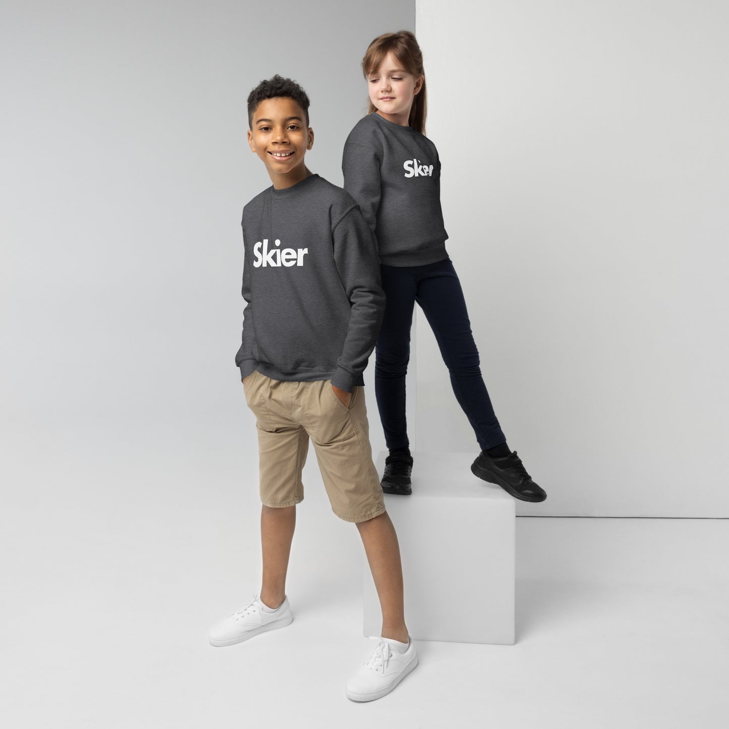 CS0020 - 03005 - Skier Unisex Youth crewneck sweatshirt